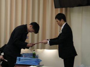 卒業証書授与と敢為表彰を行いました！
