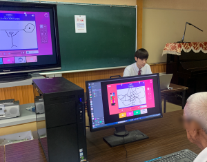 生徒がパソコン教室を実施しました。