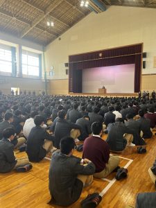 11月 全校朝礼・避難訓練